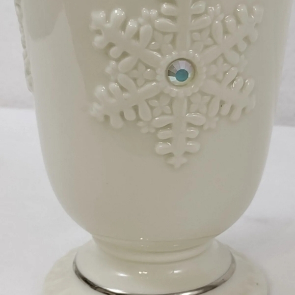 HTF Lenox 2005 Decorative 8.75" Ivory Vase Large Pierced Snowflake Silver Detail - Picture 8 of 12